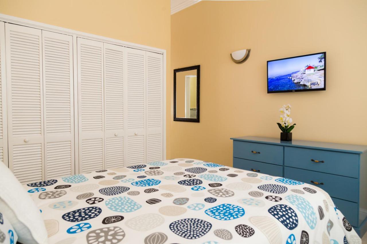 קינגסטון Choose To Be Happy At The Westbury - Two Bedroom Apartment מראה חיצוני תמונה
